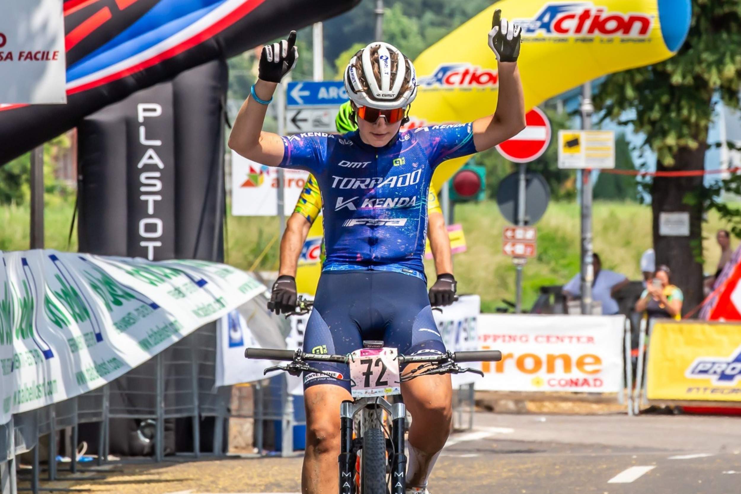 Marchet vince alla Monselice in Rosa, Chiaro 4°. South immenso, 5° in Coppa al rientro